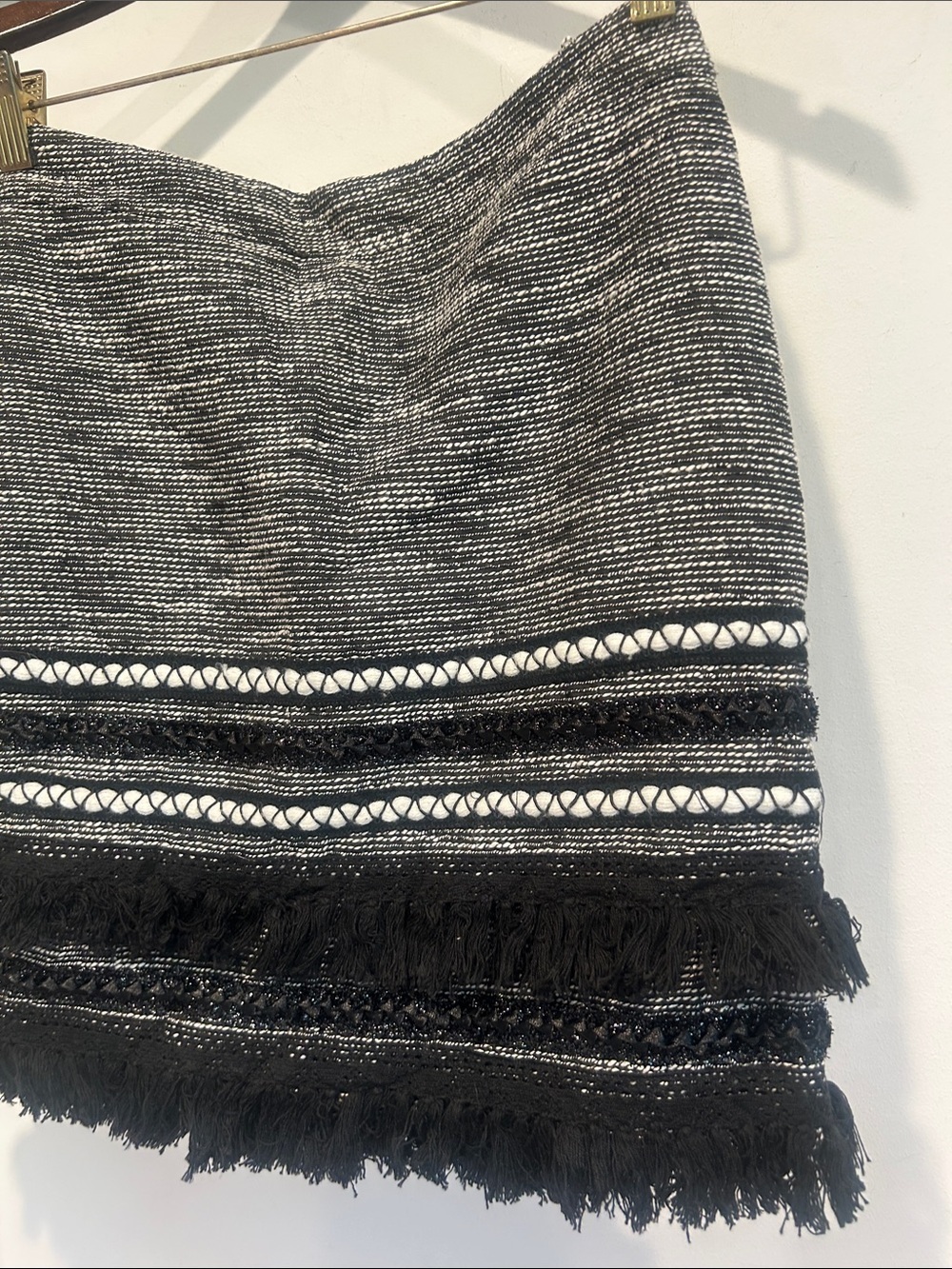 H&M Black and White Textured tweed fringe shimmer Mini Skirt women’s 6 small - Picture 3 of 5